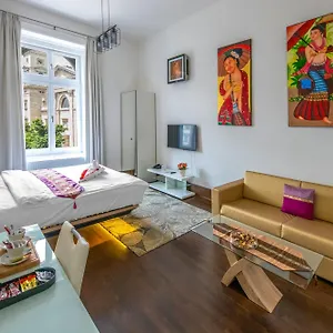 Hotell Andrassy Thai, Budapest